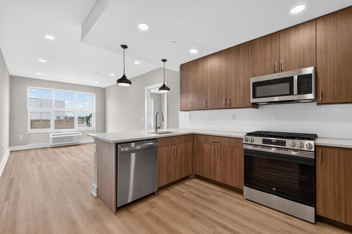 Property Photo: 72 Vroom St 306 NJ 07306