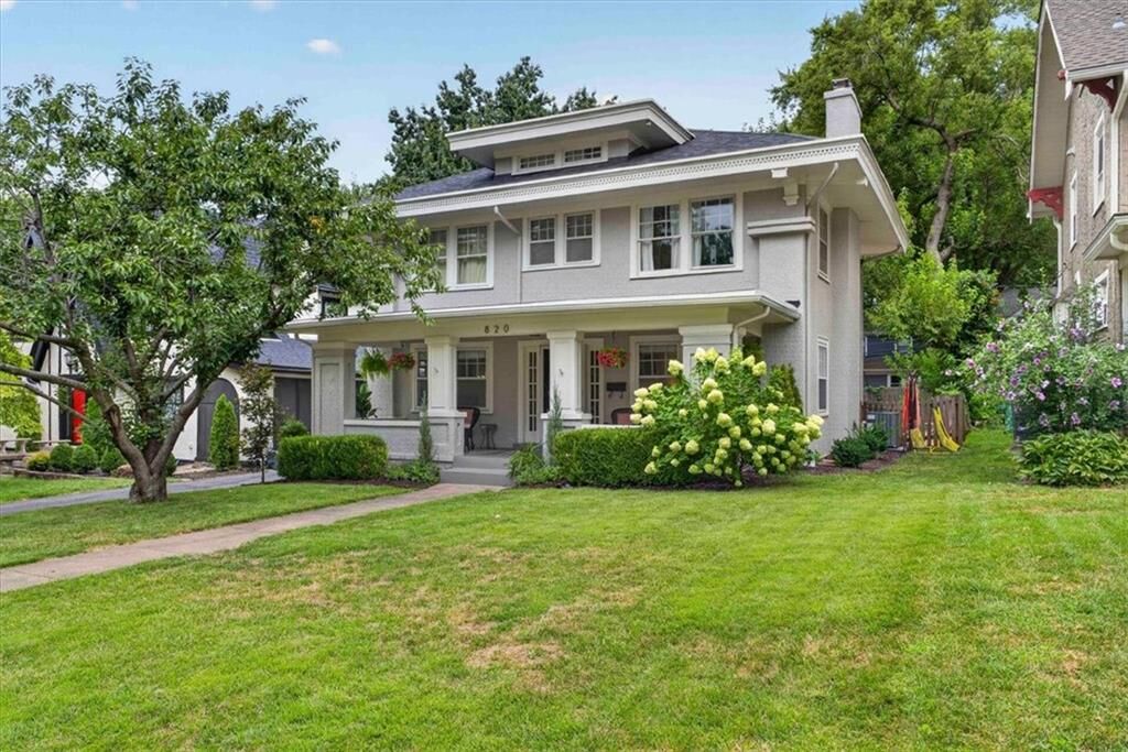 Property Photo:  820 W 72nd Street  MO 64114 