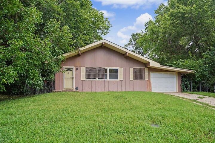 Property Photo: 2114 Mitchell Street KS 66046