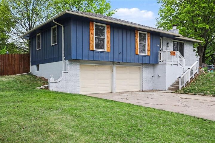 Property Photo: 518 S Franklin Street MO 64083