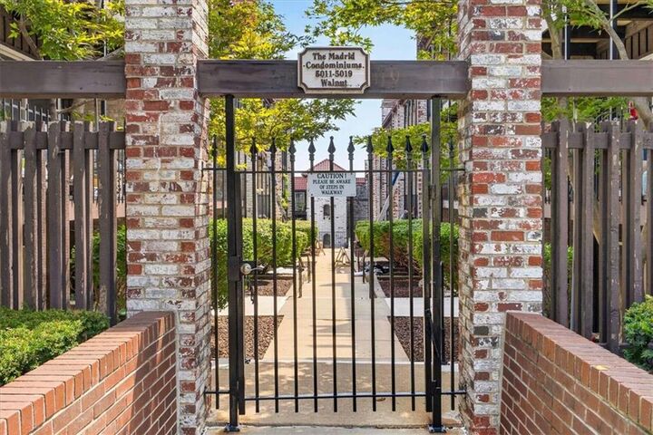 Property Photo:  5019 Walnut Street E  MO 64112 