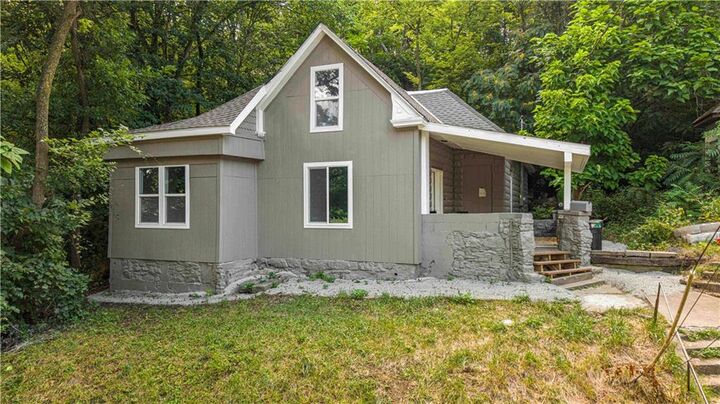 Property Photo:  528 Caldwell Street  MO 64024 