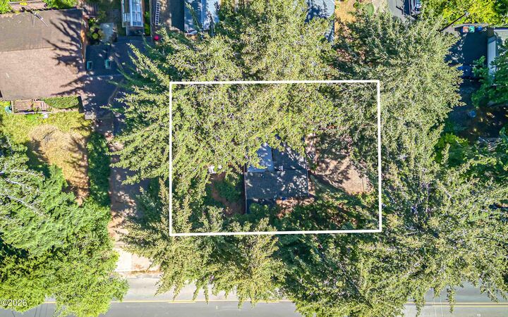 Property Photo:  15 NE Keene Avenue  OR 97341 