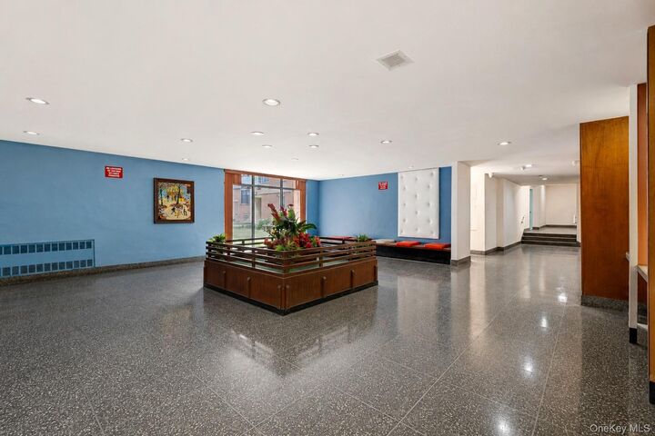 Property Photo:  14430 Sanford Avenue 6L  NY 11355 