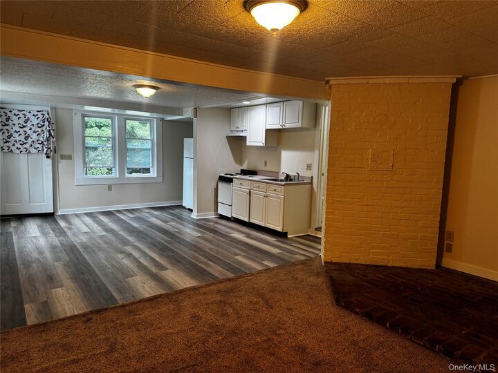 Property Photo: 1529 Rt 300 4 NY 12550
