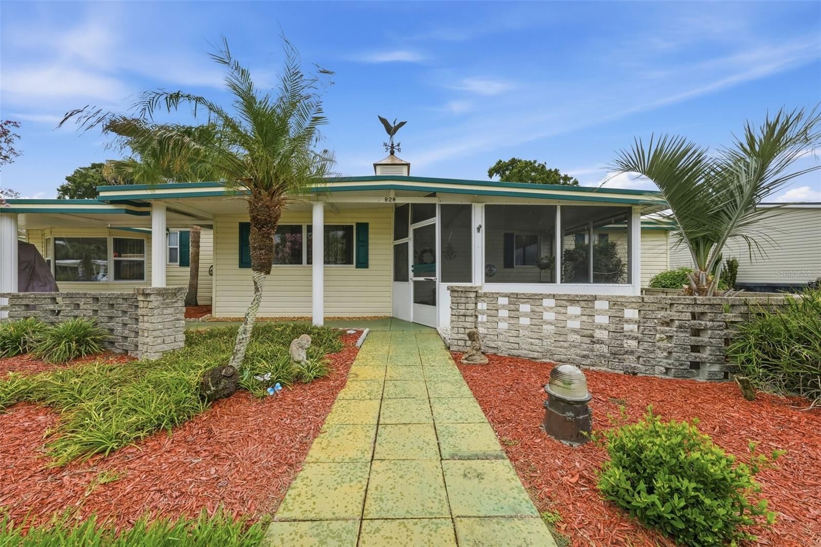 Property Photo:  928 Morningview Drive  FL 32778 