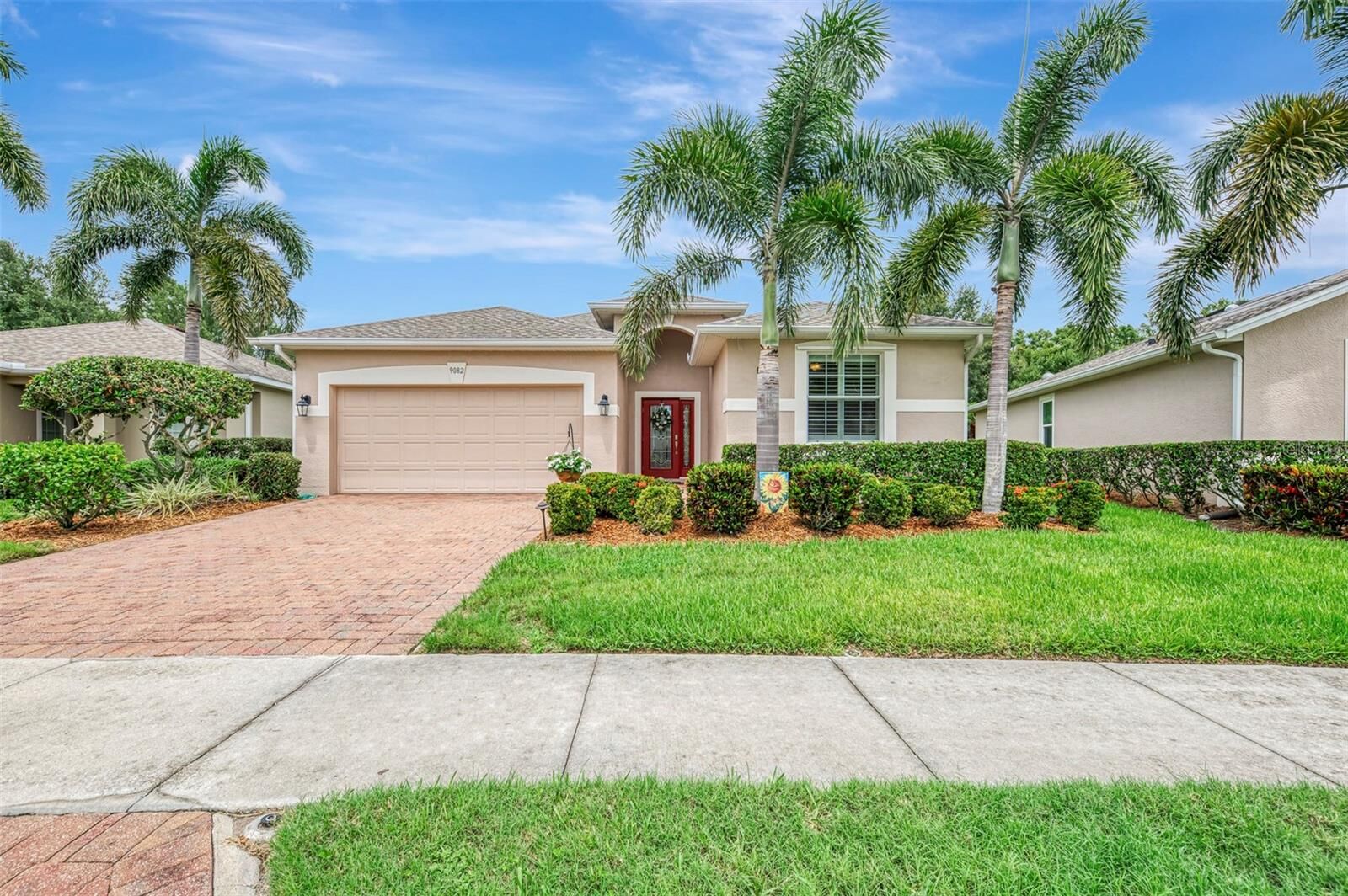 Property Photo: 9082 Coachman Drive FL 34293