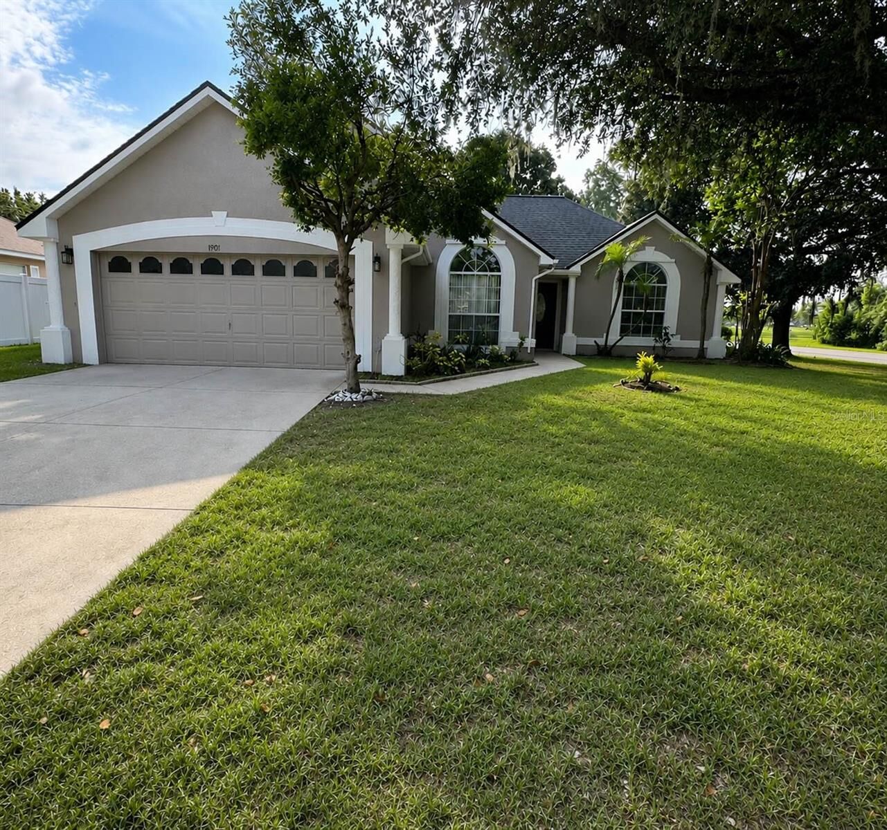 Property Photo:  1901 Ashley Oaks Court  FL 34771 