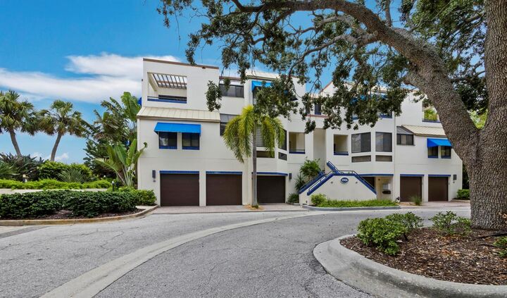 Property Photo:  1906 Harbourside Drive 304  FL 34228 