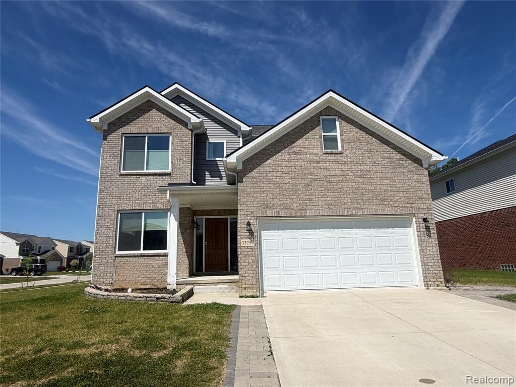 Property Photo:  33259 Blue Spruce Drive  MI 48310 6713 