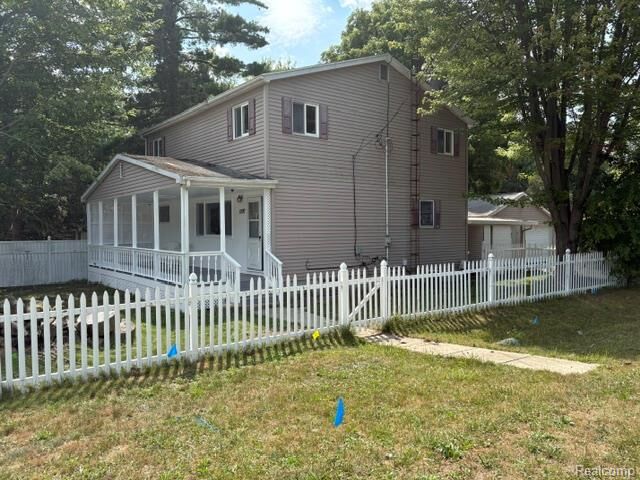 Property Photo: 1297 Maxson Street MI 48504 4208