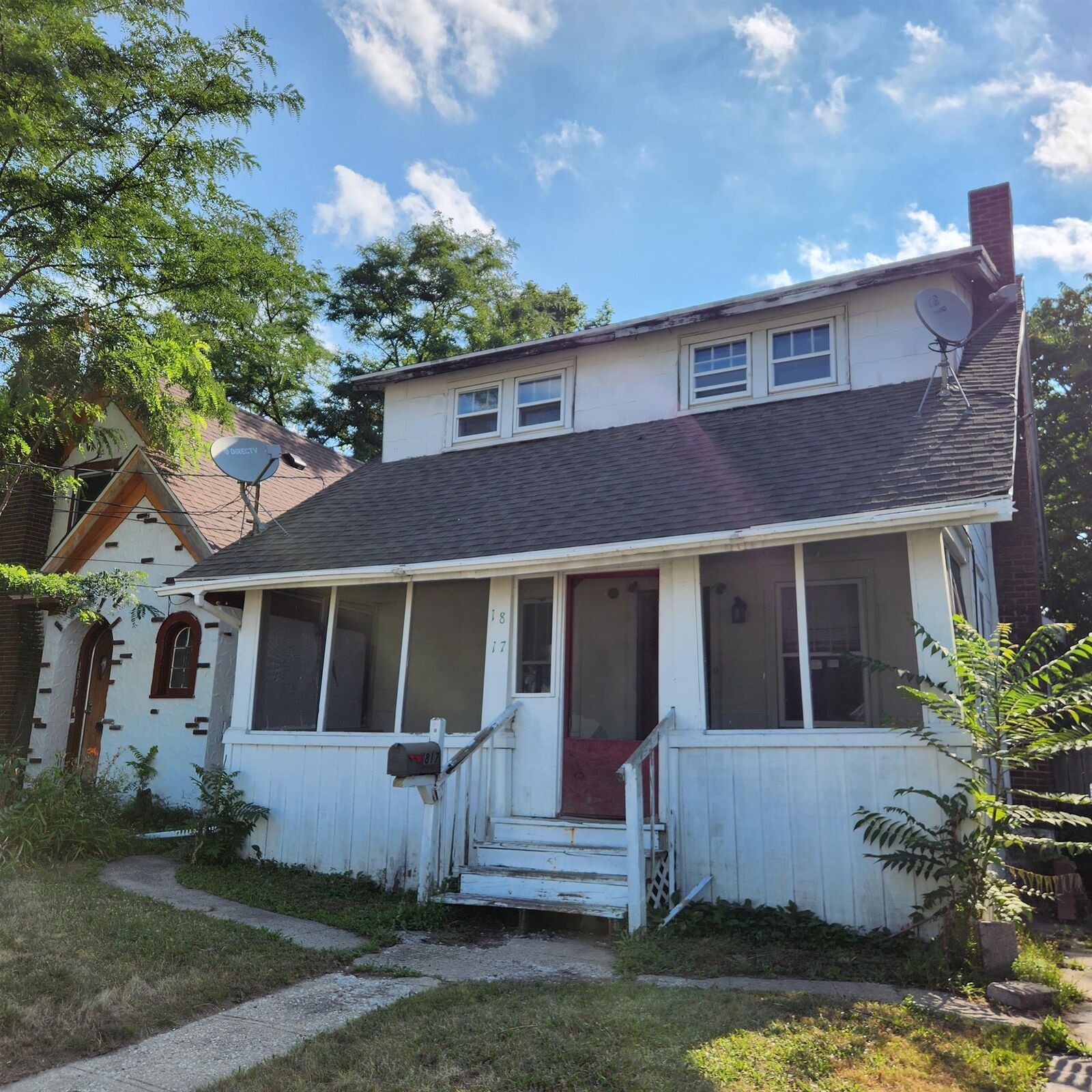 Property Photo:  1817 Maplewood Avenue  MI 48910 