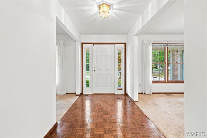 Property Photo:  2098 Seven Oaks Drive  MO 63303 