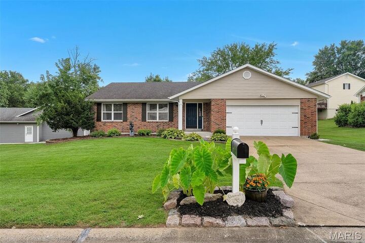 Property Photo:  104 Cedar Crest Court  MO 63304 