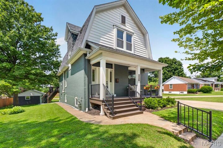 Property Photo: 1207 Sunset Avenue MO 63117