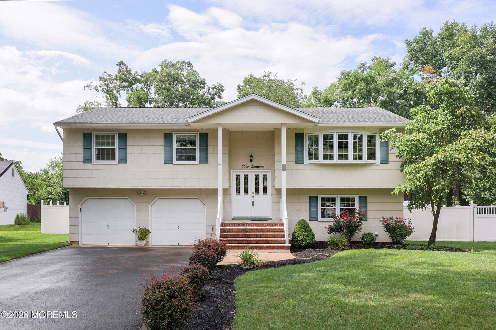 Property Photo:  514 Oakview Drive  NJ 08753 