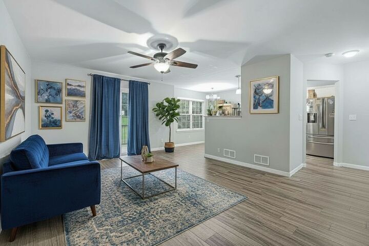 Property Photo:  1011 N South Elgin Boulevard  IL 60177 