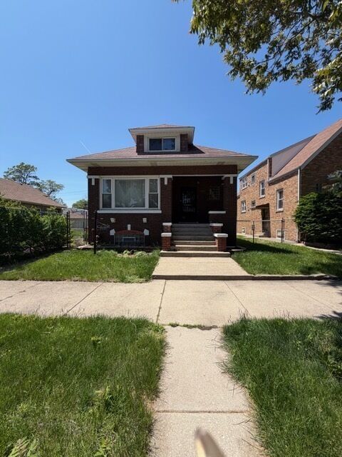 Property Photo: 9118 S Ellis Avenue IL 60619
