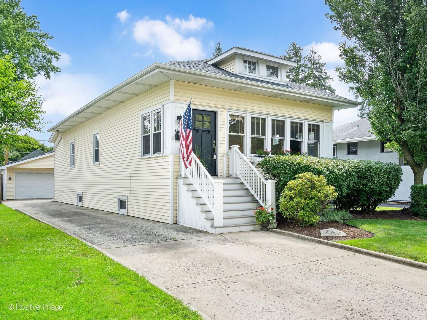 Property Photo: 729 N Brainard Avenue IL 60526