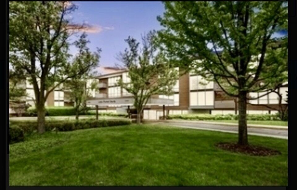Property Photo: 1301 N Western Avenue 231 IL 60045