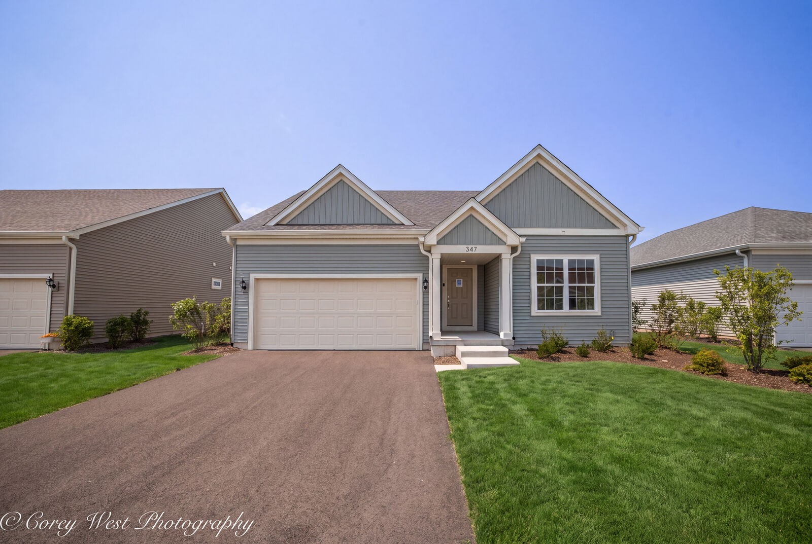 Property Photo:  347 N Aspen Drive  IL 60112 
