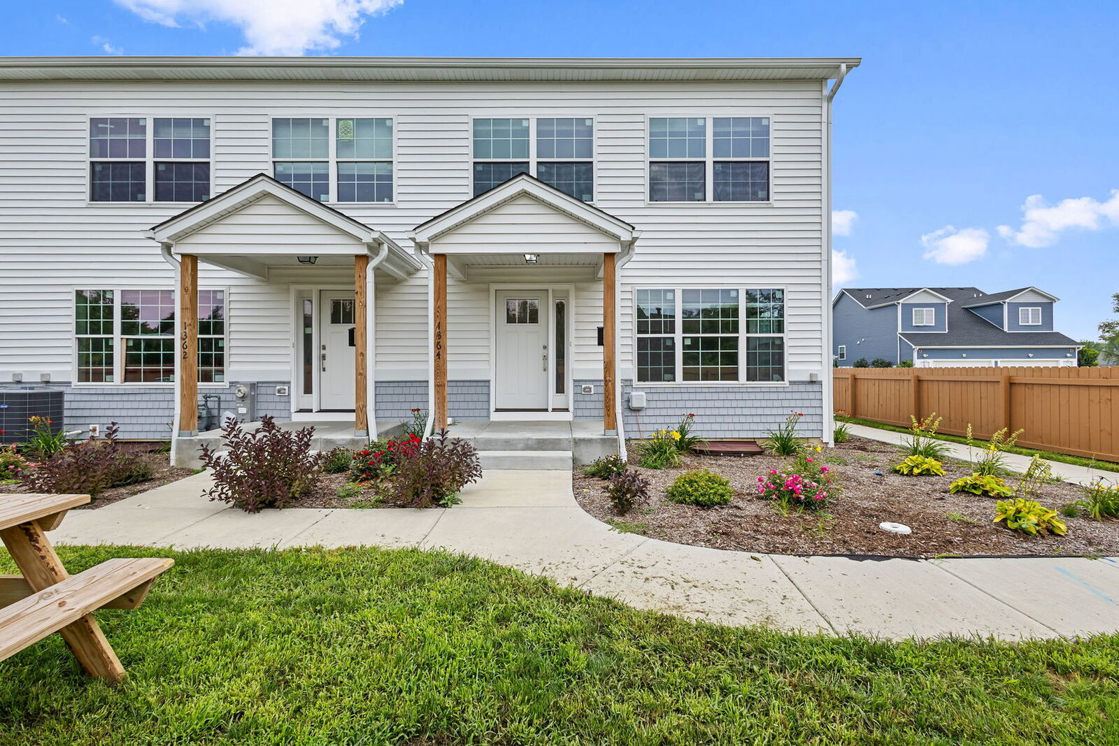 Property Photo: 1364 Greenbrook Court IL 60133