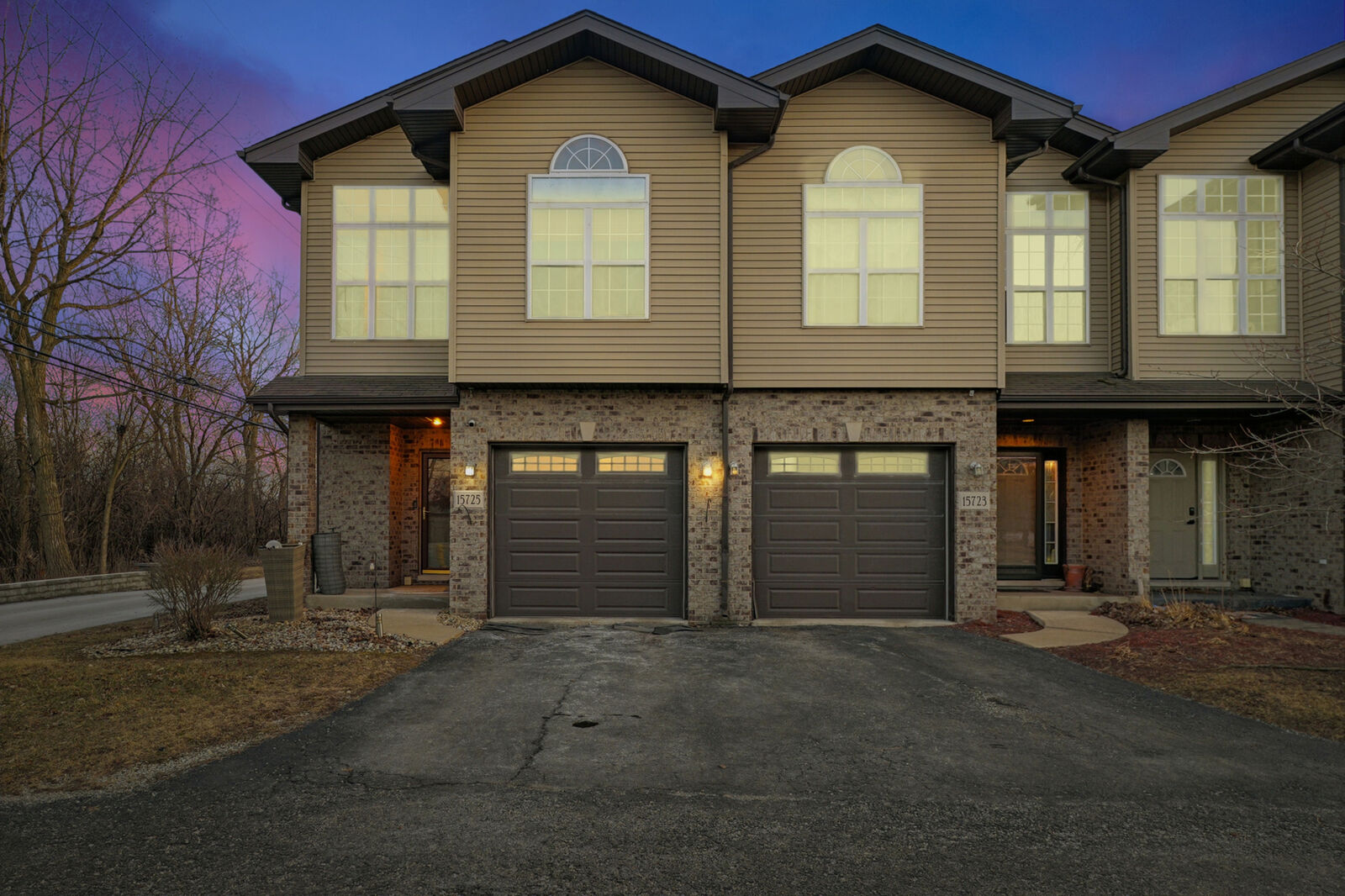 Property Photo:  15725 S Kedzie Avenue S 9  IL 60428 
