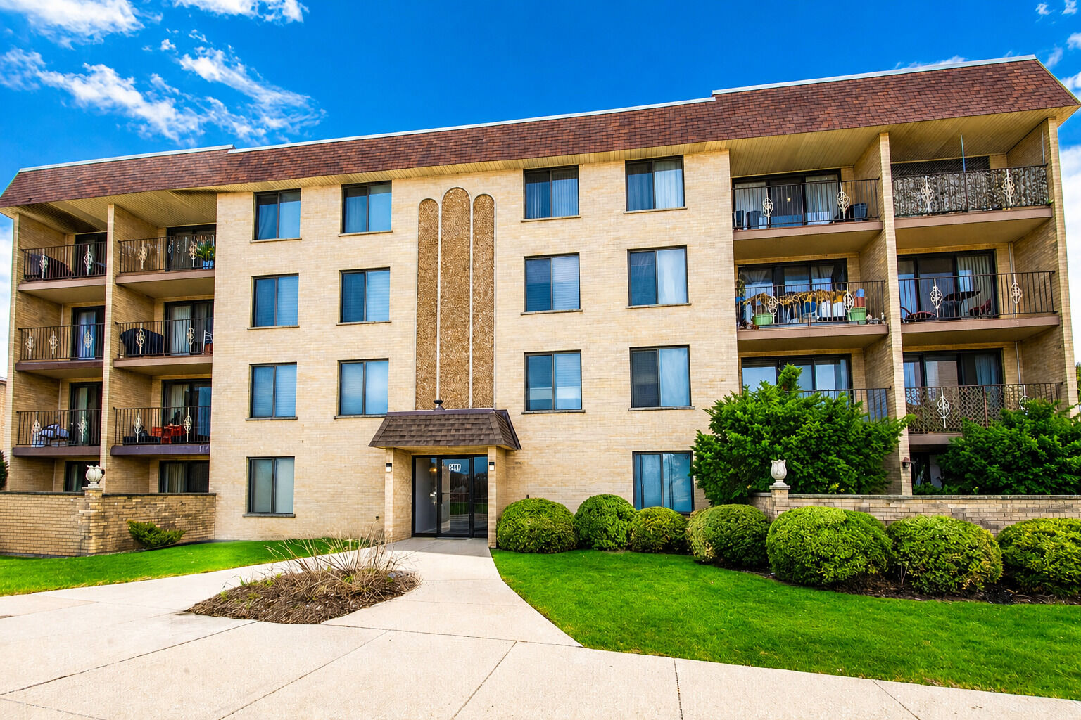 Property Photo:  5447 W Lawrence Avenue 203  IL 60630 