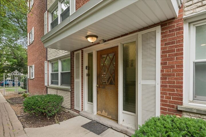 Property Photo: 406 Franklin Avenue 3B IL 60305
