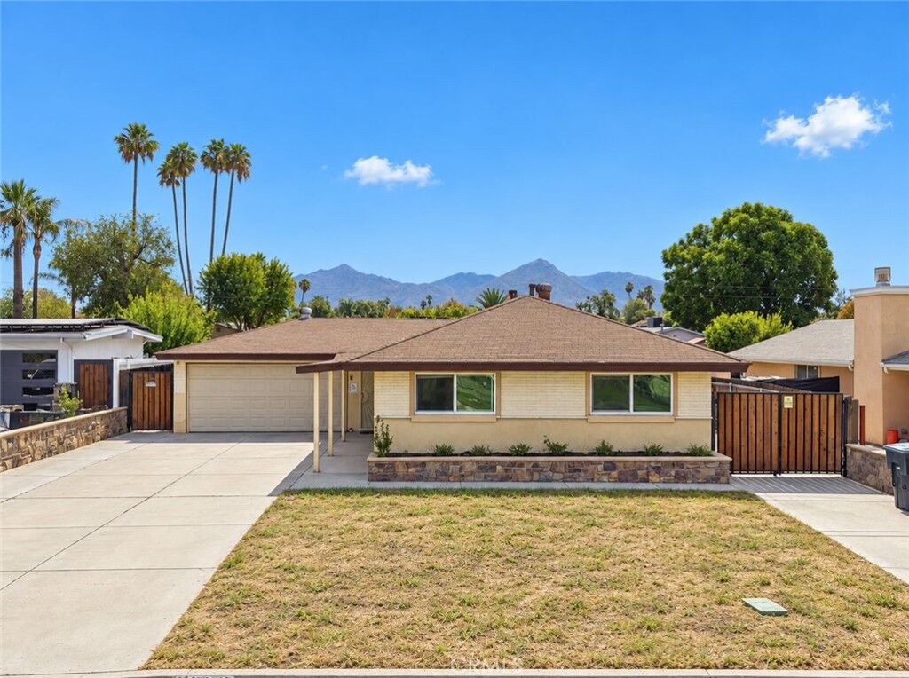Property Photo:  706 Kemp  CA 92501 