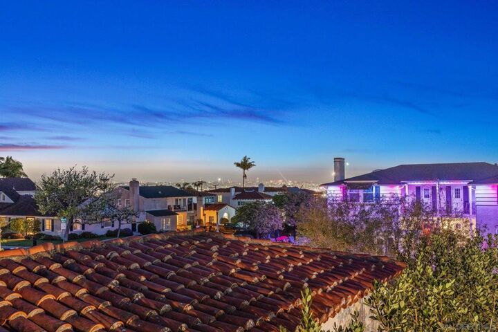 Property Photo: 2318 Plum St CA 92106