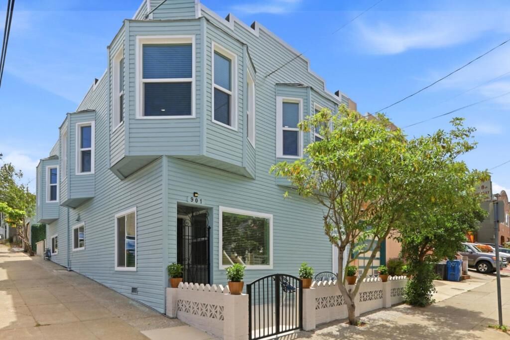 Property Photo:  901903 Hanover Street  CA 94014 