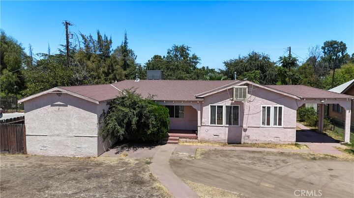 Property Photo:  410 Niles  CA 93305 