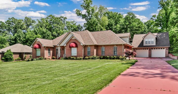 Property Photo:  453 Stonemeadow Rd  TN 37043 