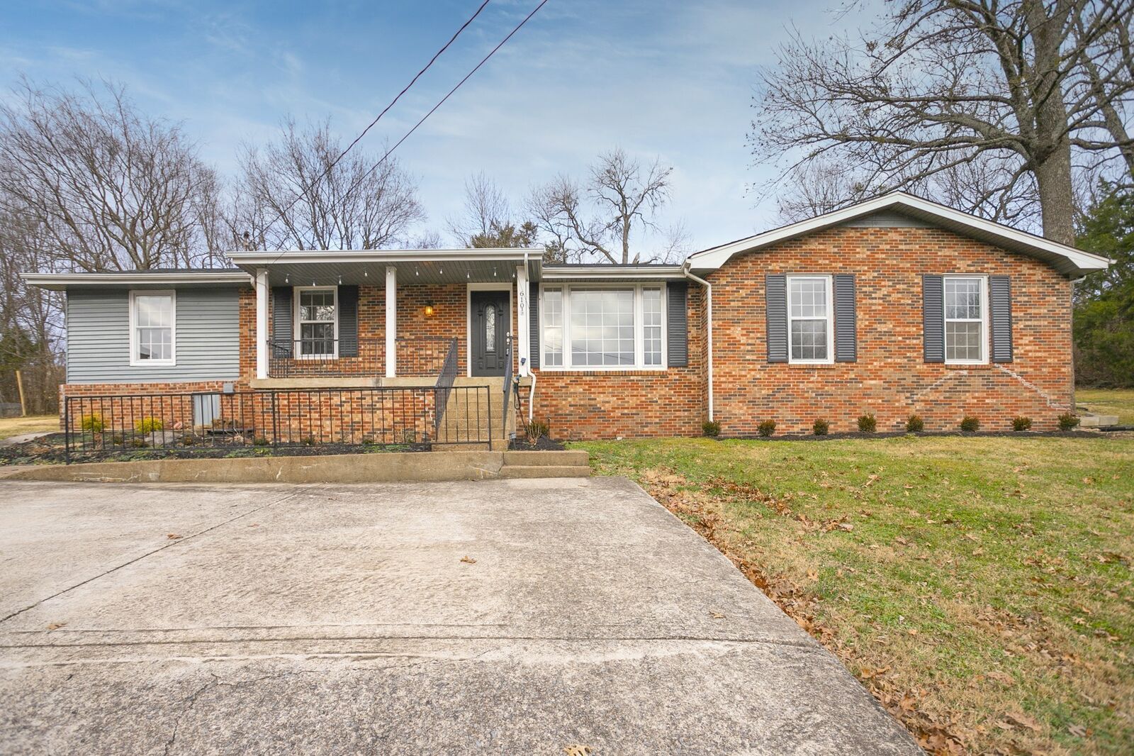 Property Photo:  610 Ashley Ct  TN 37211 