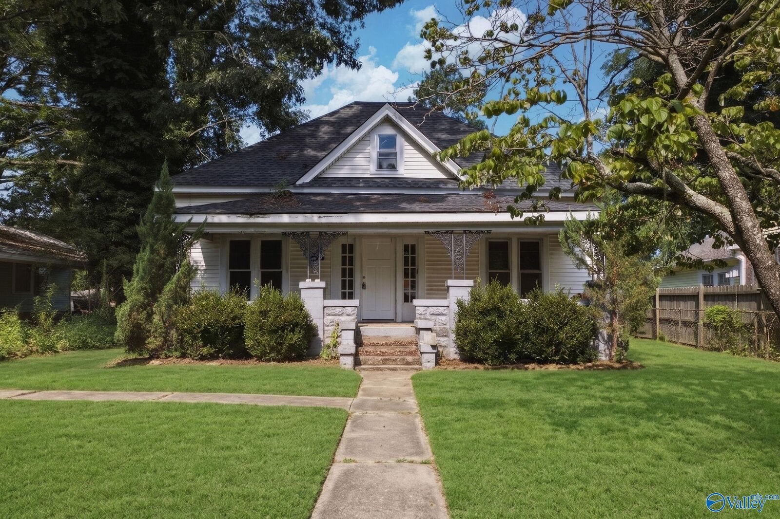 Property Photo: 512 Darnell Street AL 35957