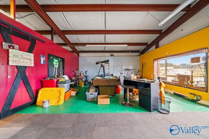 Property Photo: 8660 N Highway 411 AL 35960