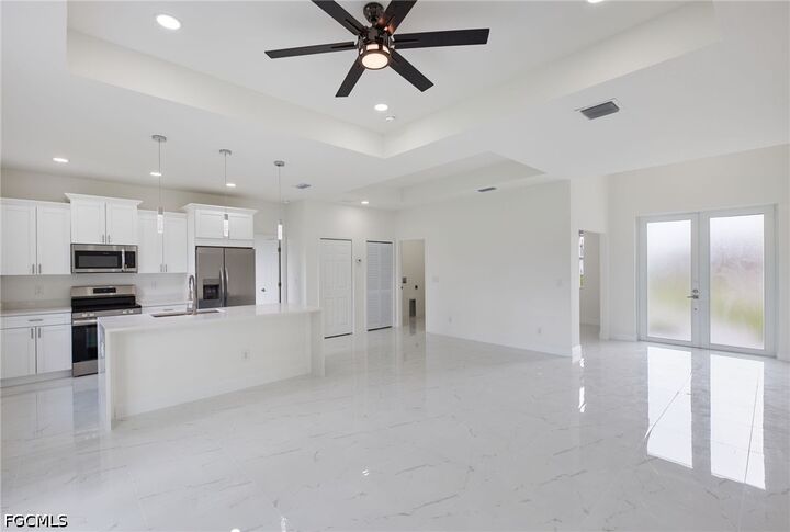 Property Photo: 2813 15th Street SW FL 33976