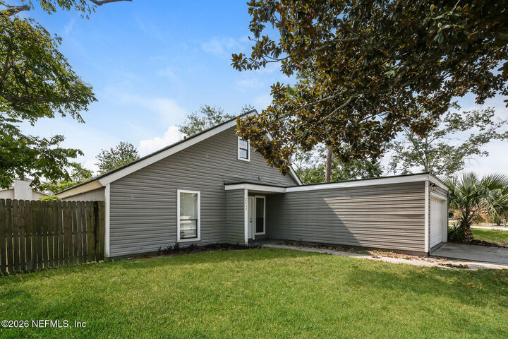 Property Photo:  2437 Oakview Drive  FL 32246 