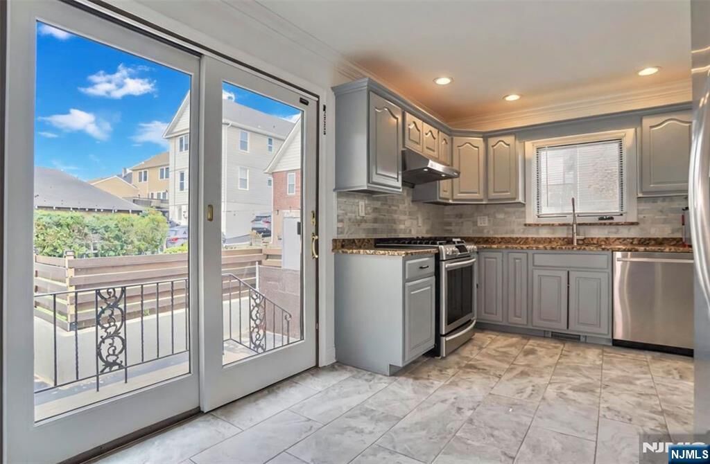 Property Photo:  662 Teneyck Avenue  NJ 07071 