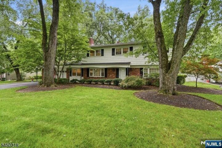 Property Photo: 18 Druid Hill Drive NJ 07054