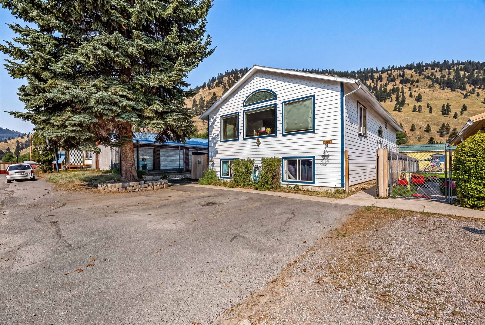 Property Photo: 632 Dakota Avenue MT 59802