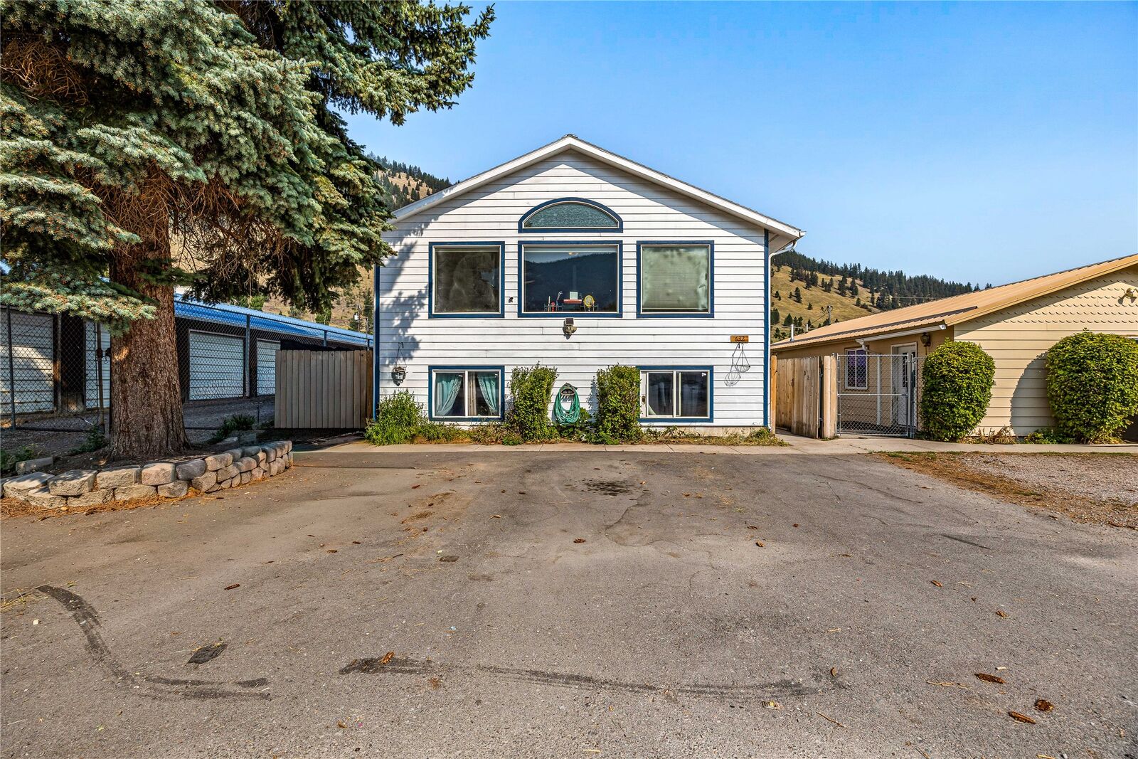 Property Photo: 632 Dakota Avenue MT 59802