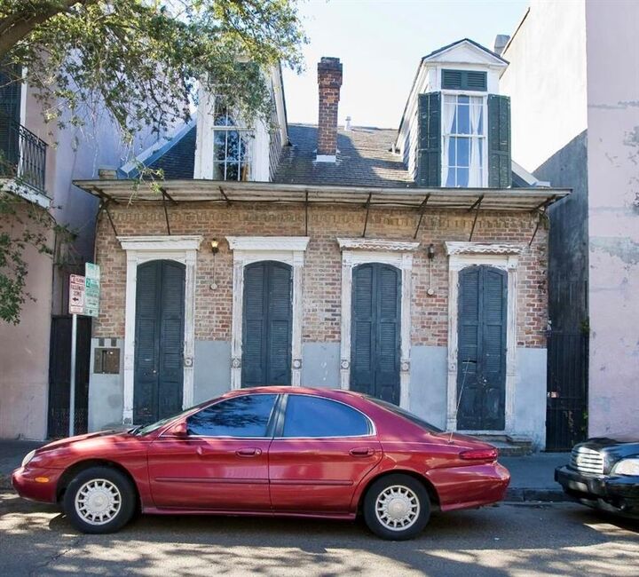 Property Photo: 832 Saint Ann Street 1A LA 70116