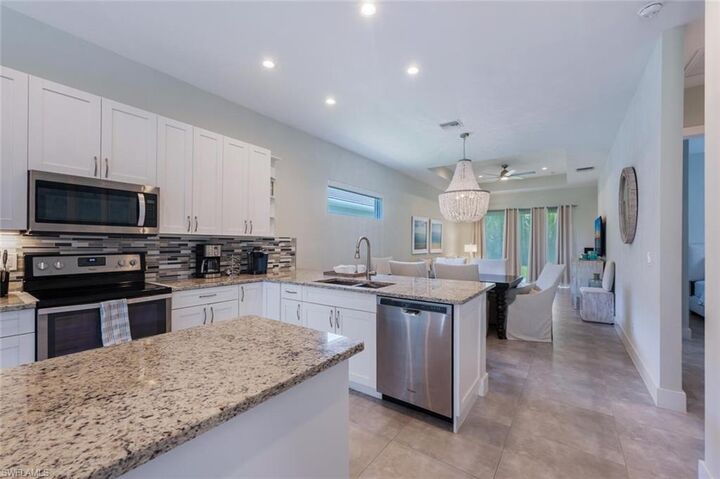 Property Photo: 2737 Linda Dr FL 34112