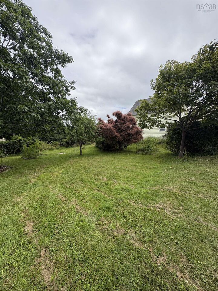Property Photo: 37 Rose Avenue NS B0K 1X0