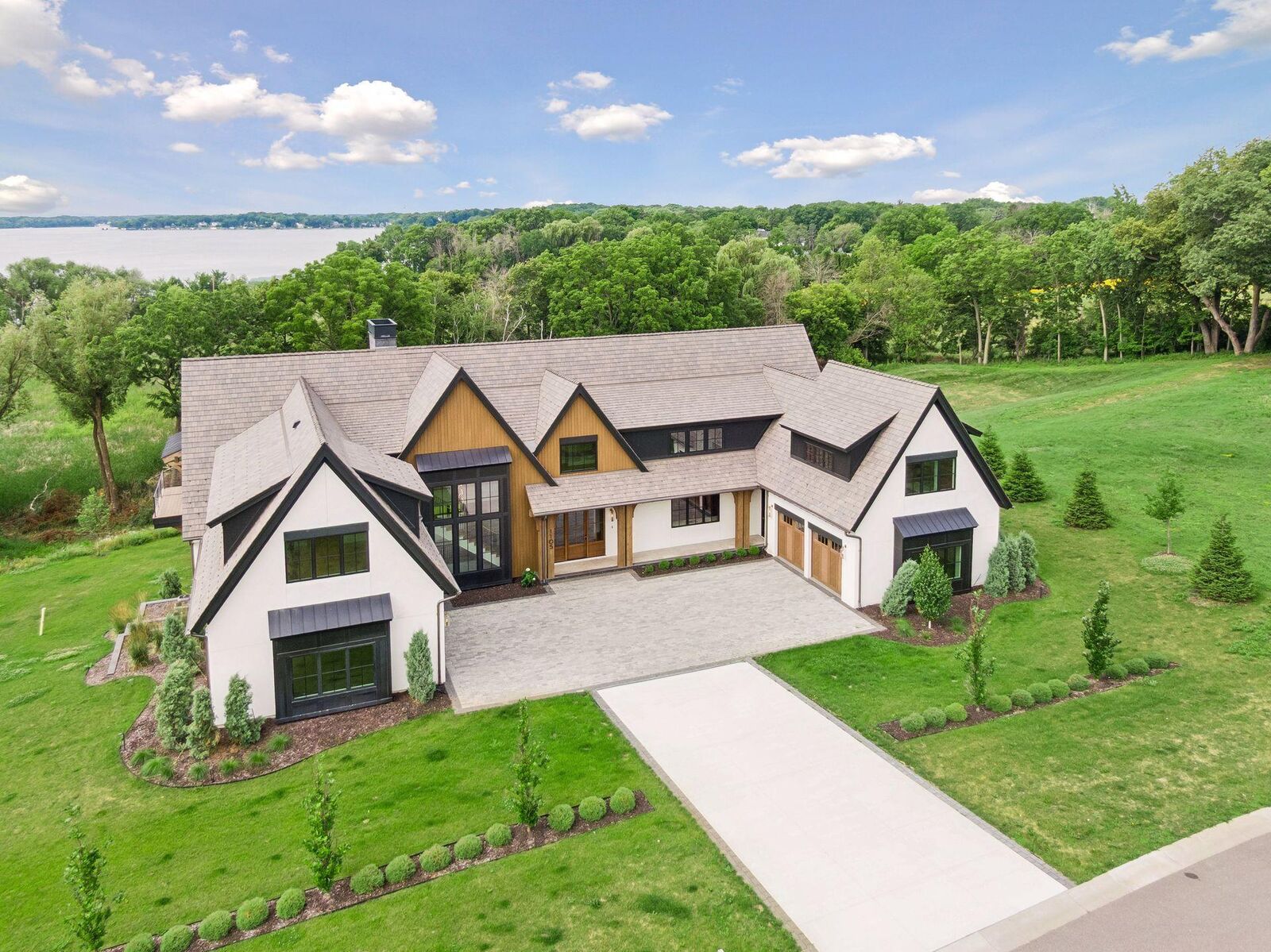 Property Photo:  1105 Tanager Hill  MN 55391 