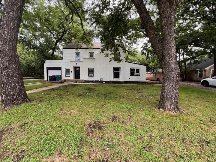 Property Photo: 622 N Austin Street TX 76201