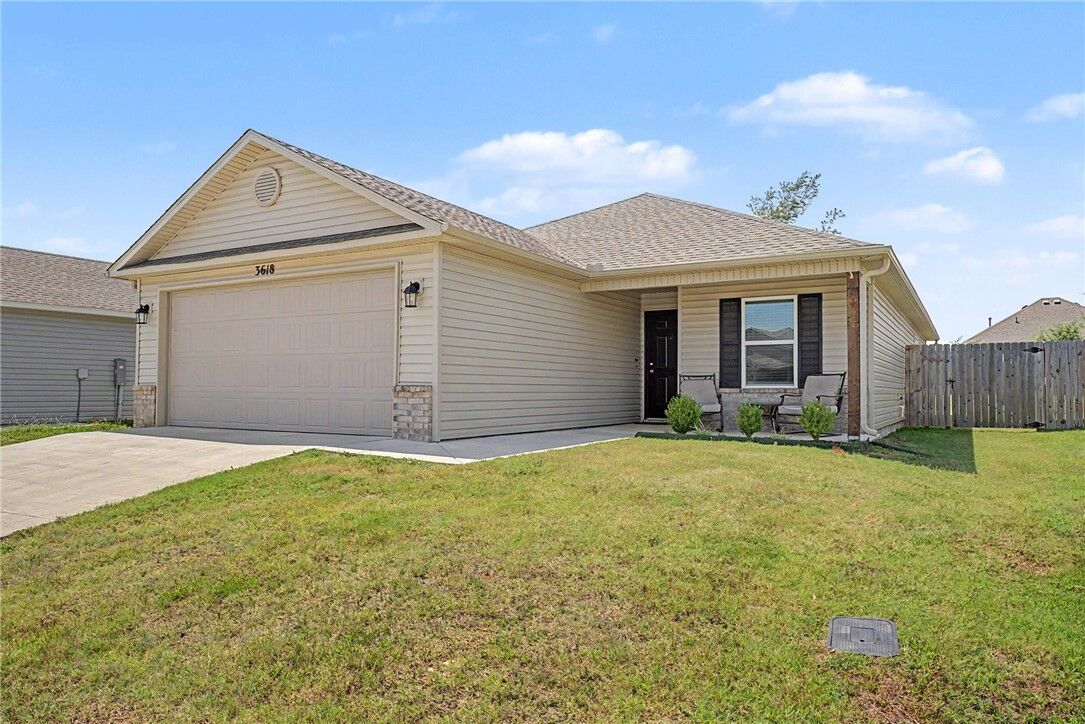 Property Photo:  3618 S 3rd Street  AR 72758 