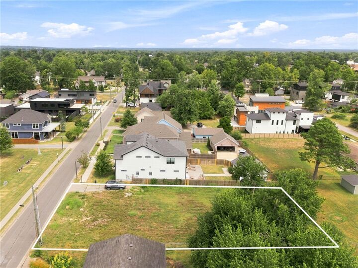 Property Photo:  215 SW F Street  AR 72712 